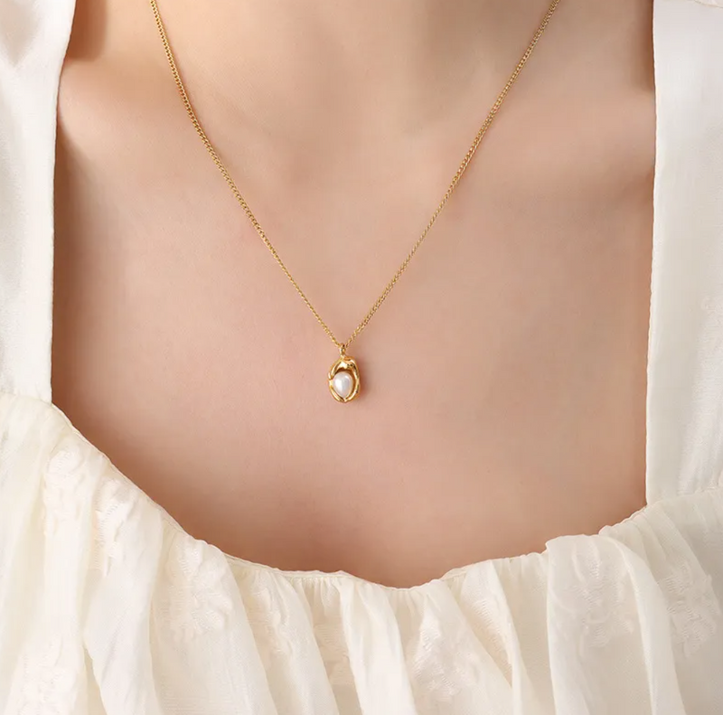 Women's Alien Pendant Necklace